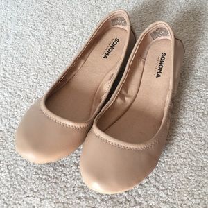 Nude leather ballet flats